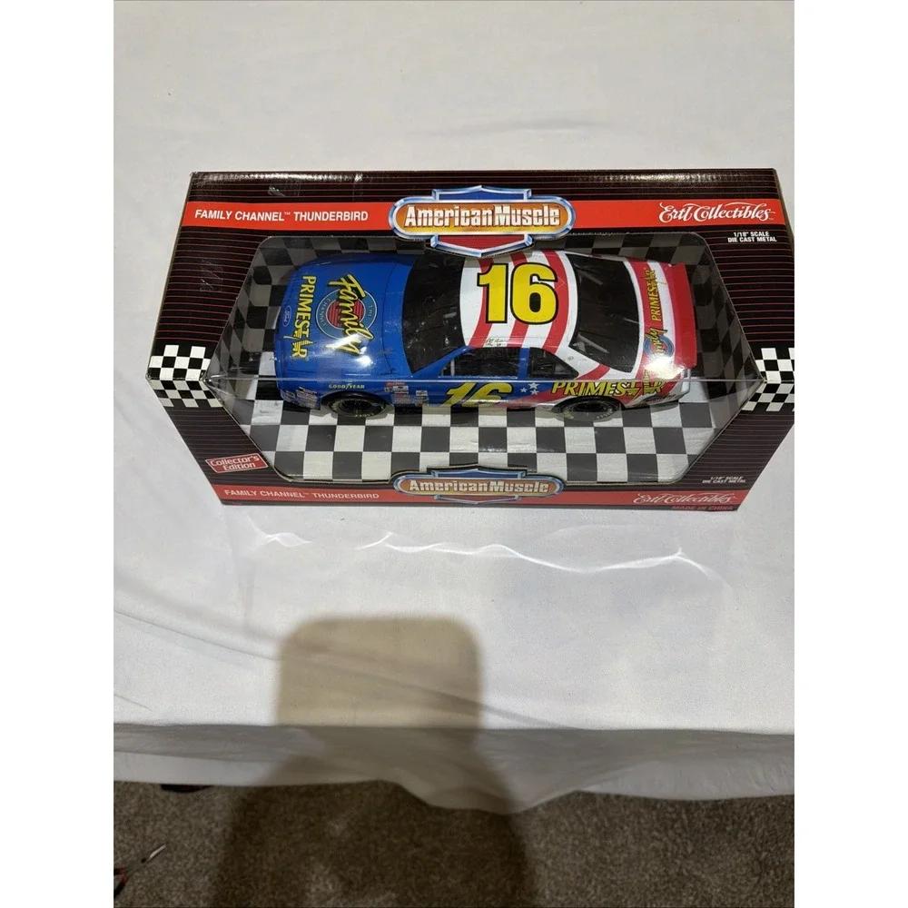 ERTL American Muscle Family Channel Thunderbird 16 Ted Musgrave Large 1 18